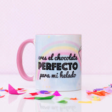 Cargar imagen en el visor de la galería, Taza coleccionable de Unicornio Aduchis arco iris