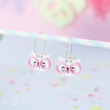 Cargar imagen en el visor de la galería, Pendientes Gatita blanca
