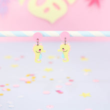 Cargar imagen en el visor de la galería, Pendientes Caballito in love mini