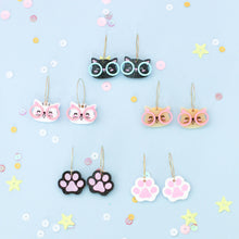 Cargar imagen en el visor de la galería, Pendientes Gatita blanca