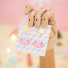 Cargar imagen en el visor de la galería, Pendiente bombita navideña