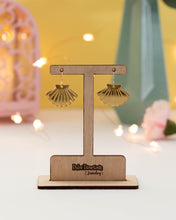 Cargar imagen en el visor de la galería, Conchita dorada