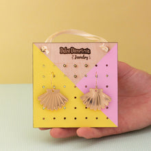 Cargar imagen en el visor de la galería, Conchita dorada