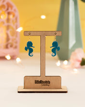 Cargar imagen en el visor de la galería, Caballito de mar azul purpurina