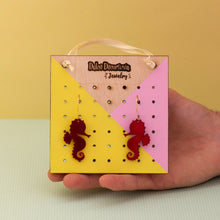 Cargar imagen en el visor de la galería, Caballito de mar rojo espejo