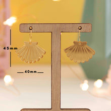 Cargar imagen en el visor de la galería, Conchita dorada