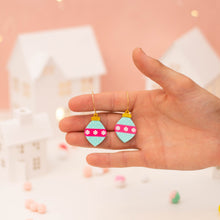 Cargar imagen en el visor de la galería, Bola de navidad minty pink