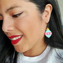 Cargar imagen en el visor de la galería, Bola de navidad minty pink