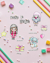 Cargar imagen en el visor de la galería, Sello y troquel Siente la magia by Dulce Decoración Back to Basics de Mintopía