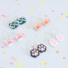 Cargar imagen en el visor de la galería, Pendientes Patita miau miau blanco
