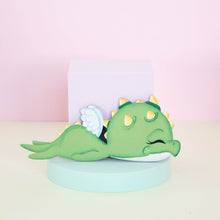 Cargar imagen en el visor de la galería, Placa de madera dragón dormilón
