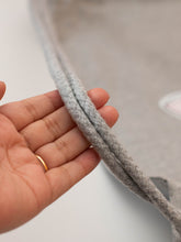 Cargar imagen en el visor de la galería, Mochila gris de algodón unicornio Aduchis cookie
