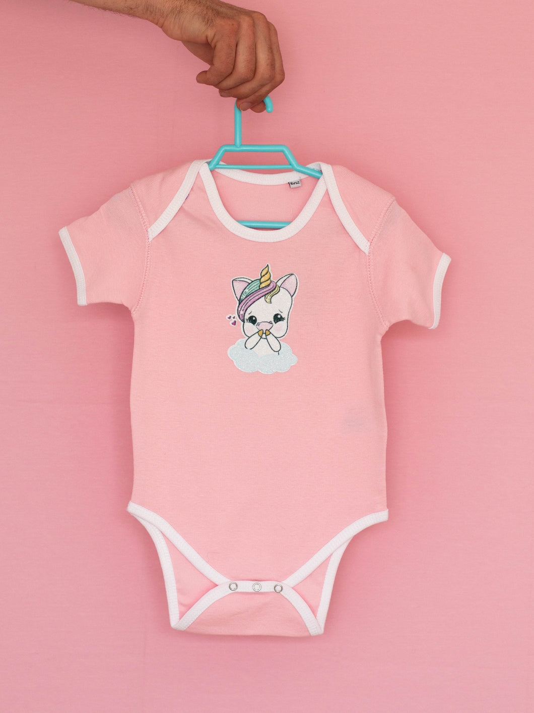 Body Aduchis nube blanco borde rosa